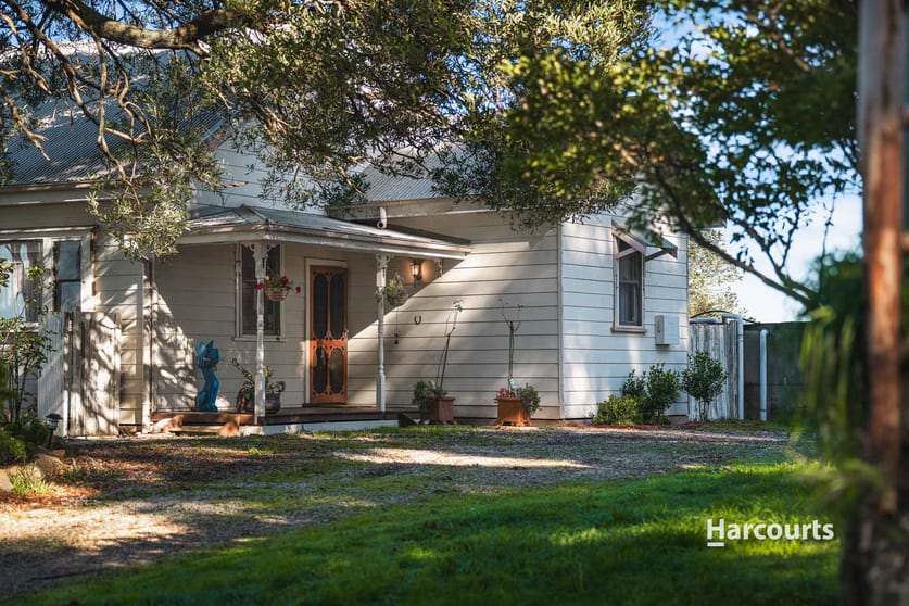 Click to view all images 496 Paternoster Road Mount Burnett VIC 3781 - Image 2