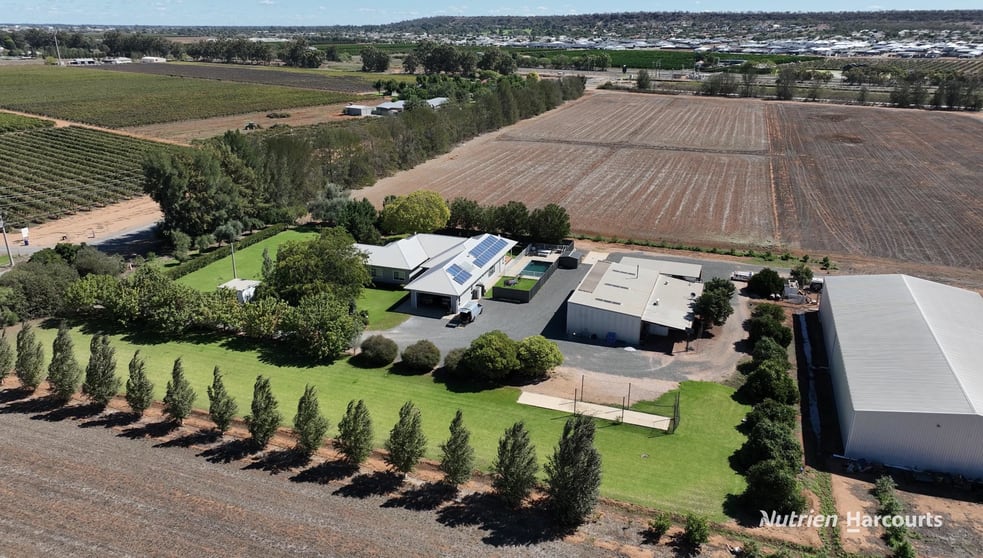 Click to view all images 392 Rossetto Road Bilbul NSW 2680 - Image 2
