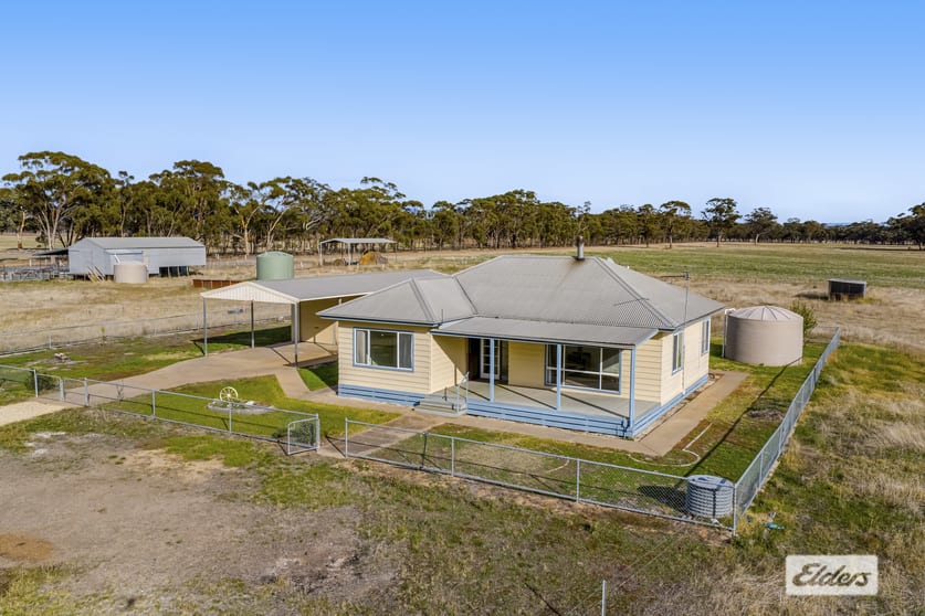 Click to view all images 190 Lake Road Glenorchy VIC 3385 - Image 3