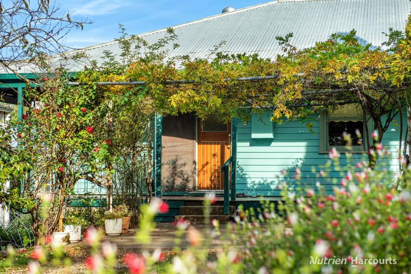 Click to view all images 2620 Northern Highway Kilmore VIC 3764 - Image 3