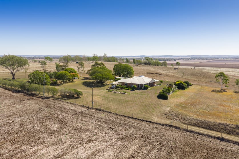 Click to view all images "Gothaire" 379 4ak Road Oakey QLD 4401 - Image 1