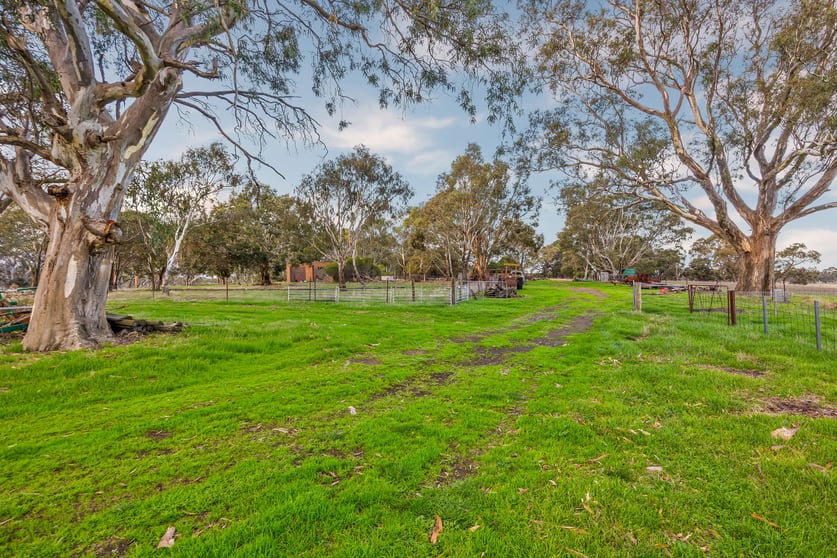 127 Challicum Road Buangor VIC 3375 - Image 1