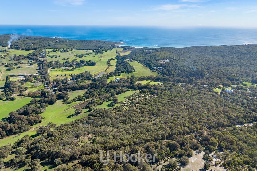 Click to view all images 106 Gunyulgup Valley Drive Yallingup WA 6282 - Image 3