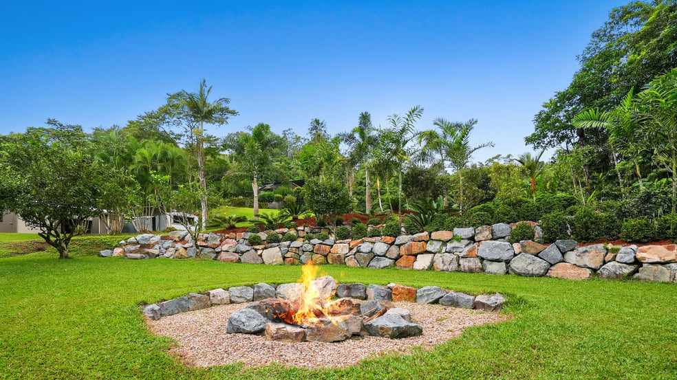 Click to view all images 141 Banfield Road Granadilla QLD 4855 - Image 2