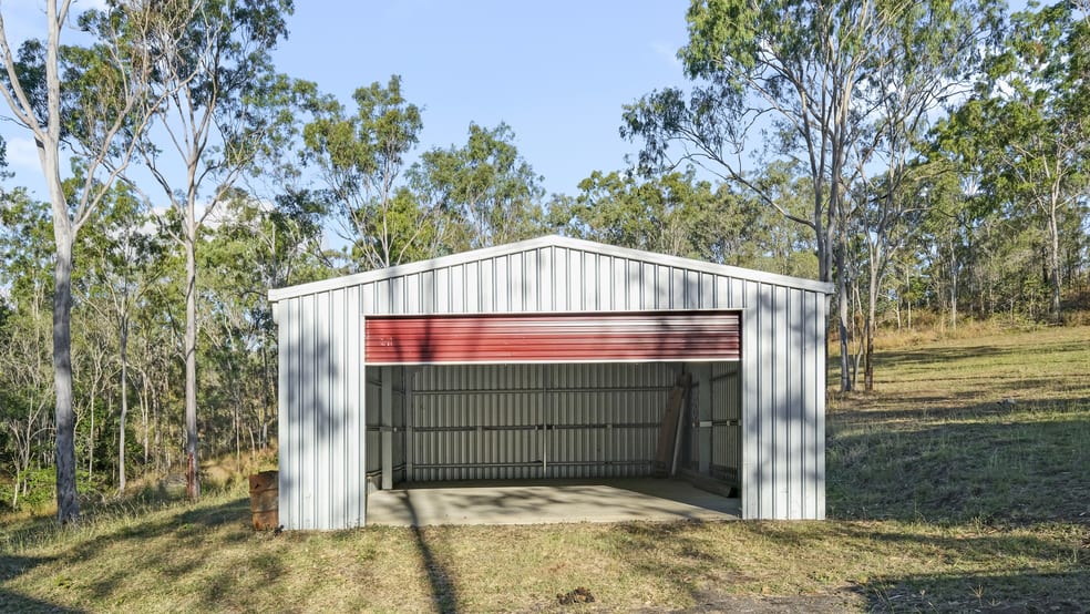 Click to view all images 90 H H Innes Road Horse Camp QLD 4671 - Image 3