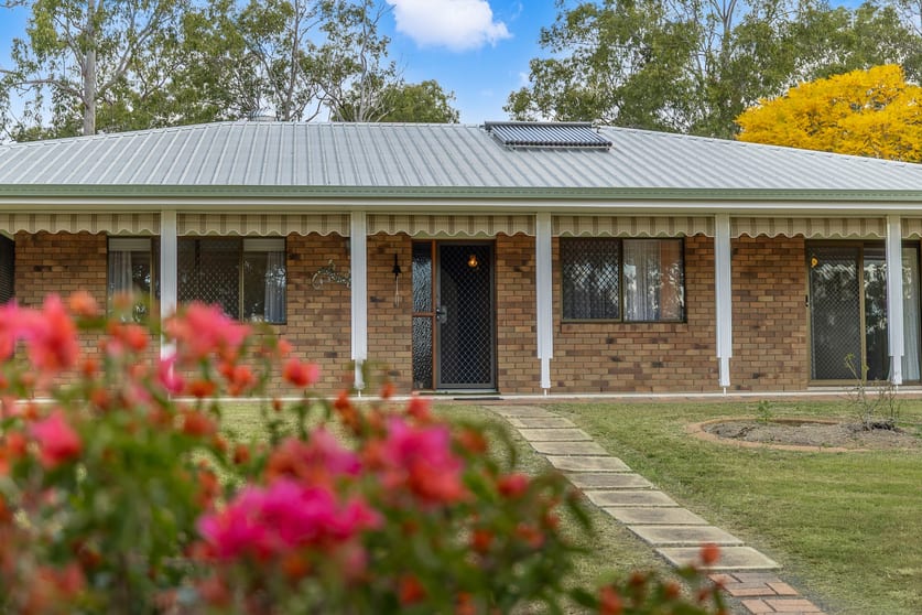 Click to view all images 371 Woodlands Drive Gatton QLD 4343 - Image 2