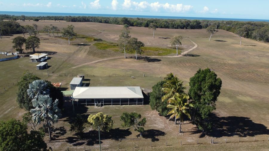 Click to view all images 380 Fingerfield Road Rules Beach QLD 4674 - Image 1
