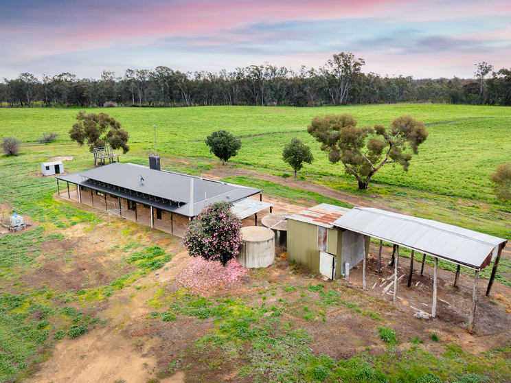 Click to view all images 57 Hutchins Lane Kotupna VIC 3638 - Image 2