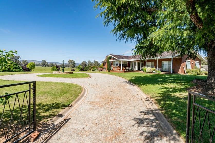 Click to view all images 3223 Riverina Highway Bungowannah NSW 2640 - Image 1