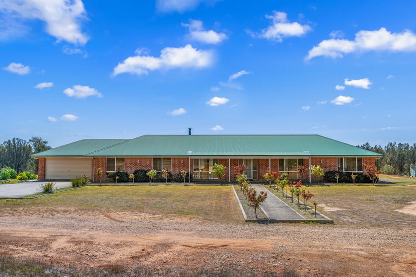 Click to view all images 902A Mitchell Line Of Road Singleton NSW 2330 - Image 1