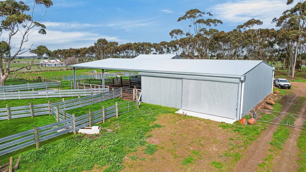 'Baroona' 33 North Road Mortlake VIC 3272 - Image 2