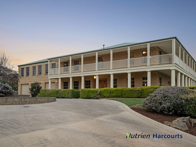 Click to view all images 48 Myrniong-Korobeit Road Myrniong VIC 3341 - Image 3
