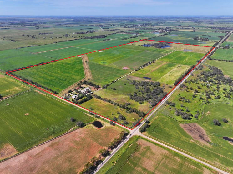 Click to view all images 1214 Mologa-Durham Ox Road Yarrawalla VIC 3575 - Image 3