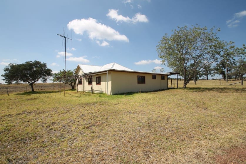 Click to view all images 885 Boomley Road Dunedoo NSW 2844 - Image 2