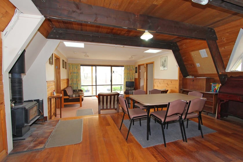 Click to view all images 19 Bonneys Lane Heathcote VIC 3523 - Image 3