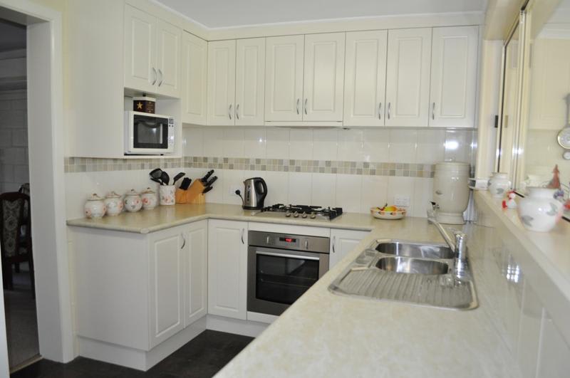 Click to view all images 261 Sawyer Road Jindera NSW 2642 - Image 2