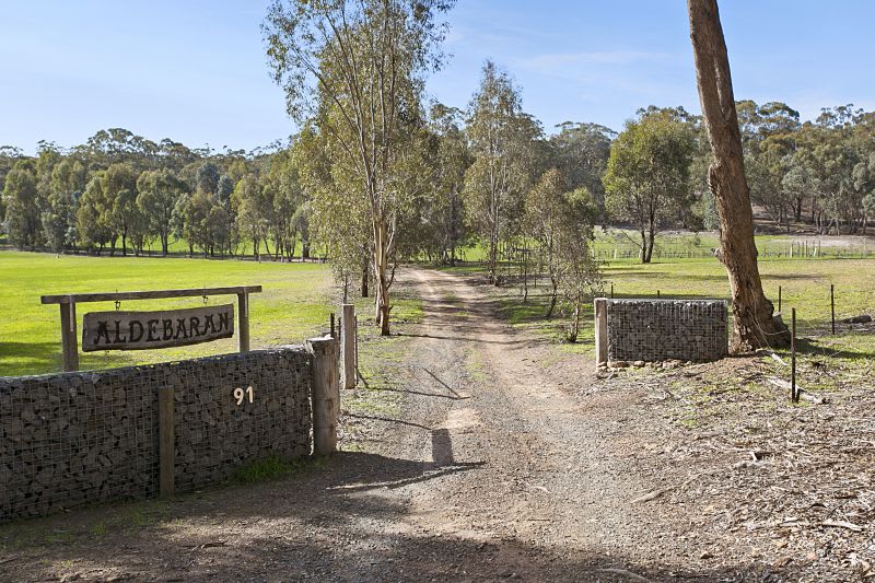 Click to view all images 91 Tehan Court Heathcote VIC 3523 - Image 2