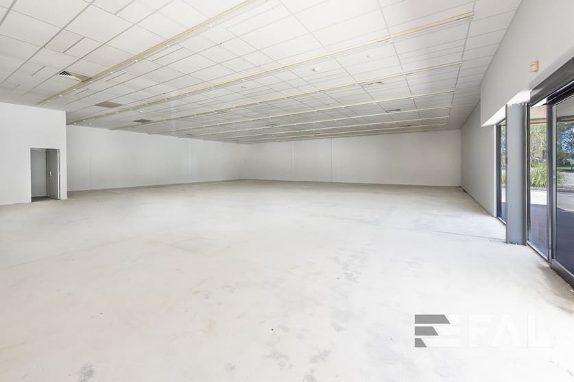 Showrooms / Bulky Goods commercial property for lease at Shop 1/3 William Dean Ave Urangan QLD 4655