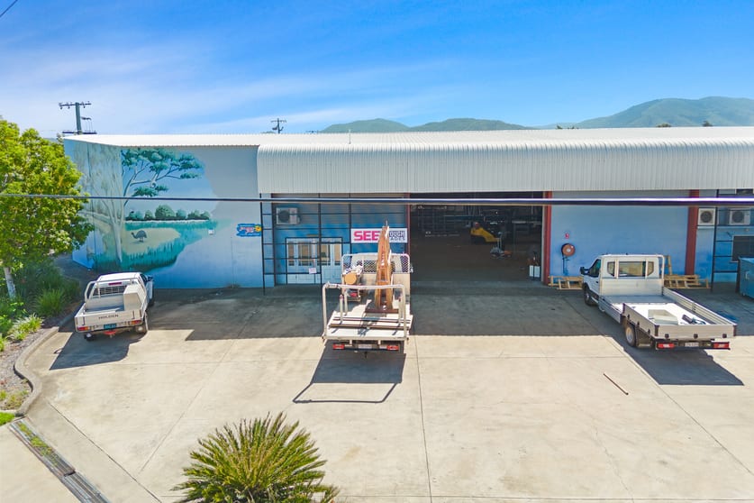 Factory, Warehouse & Industrial commercial property for lease at Unit/90-92 Hollingsworth Street Kawana QLD 4701