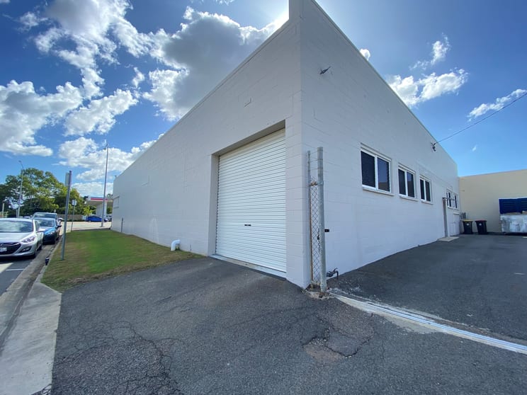 Offices commercial property for lease at Unit 2/214-216 Charters Towers Road Hermit Park QLD 4812