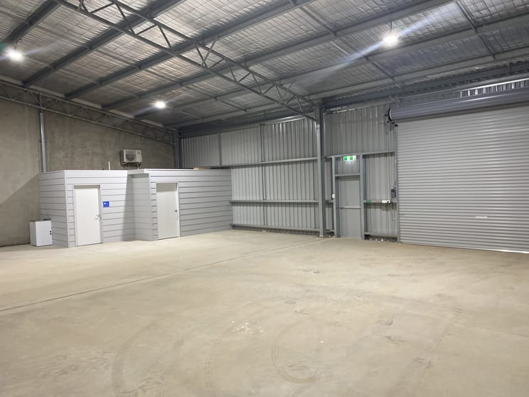 Factory, Warehouse & Industrial commercial property for lease at 13 McGuinn Crescent Dubbo NSW 2830
