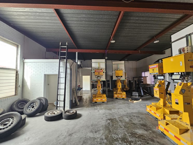 Factory, Warehouse & Industrial commercial property for lease at A & B/26 Welshpool Road Welshpool WA 6106 Factory, Warehouse & Industrial commercial property for lease at A & B/26 Welshpool Road Welshpool WA 6106