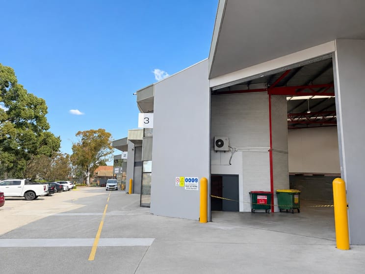 Factory, Warehouse & Industrial commercial property for lease at Unit 3/364-384 Woodpark Road Smithfield NSW 2164