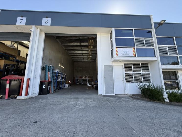Factory, Warehouse & Industrial commercial property for lease at Unit 8/47-51 Lorraine Street Peakhurst NSW 2210
