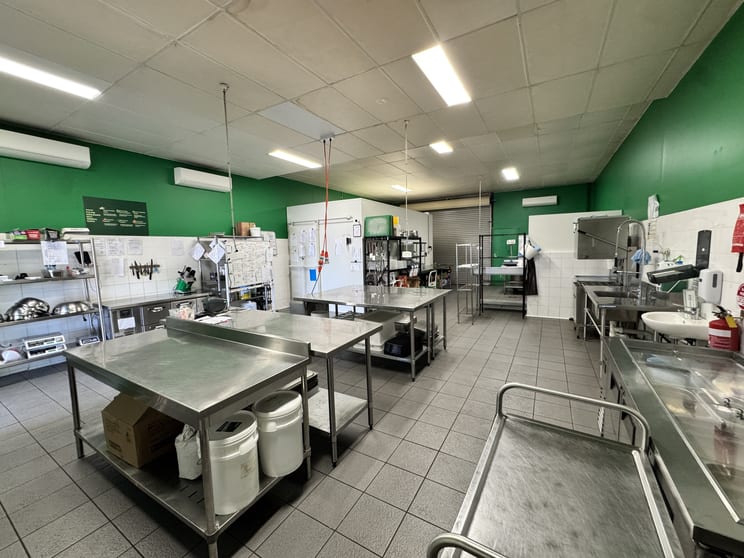 Showrooms / Bulky Goods commercial property for lease at 1/343 Urana Road Lavington NSW 2641 Showrooms / Bulky Goods commercial property for lease at 1/343 Urana Road Lavington NSW 2641