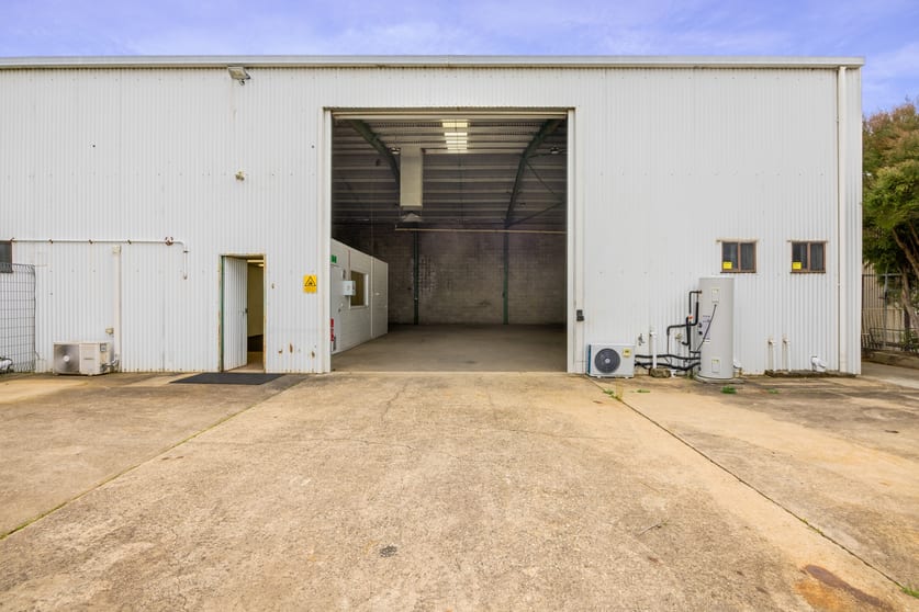 Factory, Warehouse & Industrial commercial property sold at 830 Knight Road North Albury NSW 2640