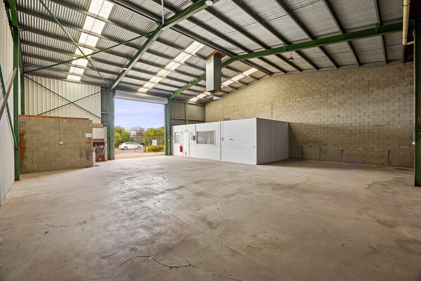 Factory, Warehouse & Industrial commercial property sold at 830 Knight Road North Albury NSW 2640