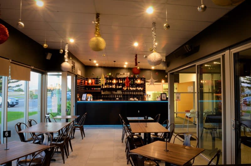 Jurien Bay Number 1 Licenced Restaurant, Café business for Sale. Jurien Bay Number 1 Licenced Restaurant, Café business for Sale.