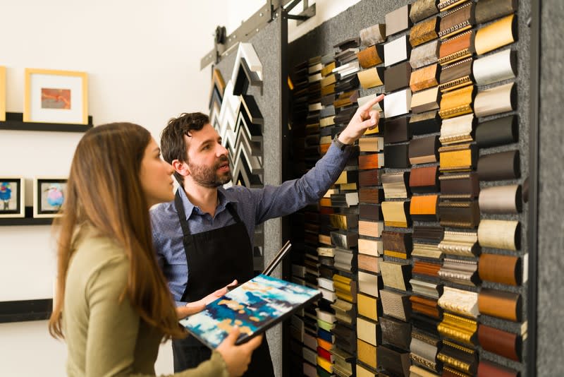 22279 Strongly Established Art & Framing Business - 50 Years of Success
