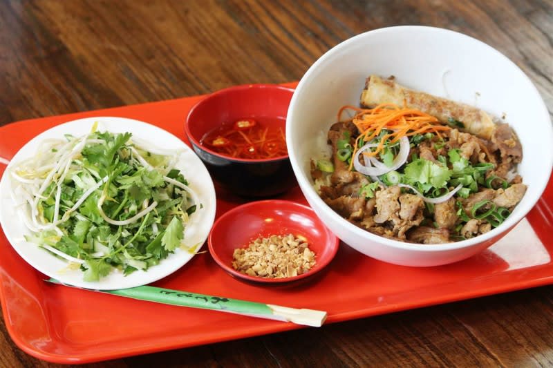 Top Renowned Vietnamese Restaurant  Ref: 10844