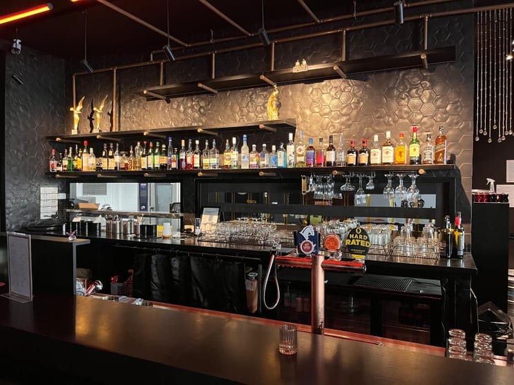 [Chattel Sale] Modern Cafe Bar Restaurant Prime Melbourne CBD Corner Ref:1613