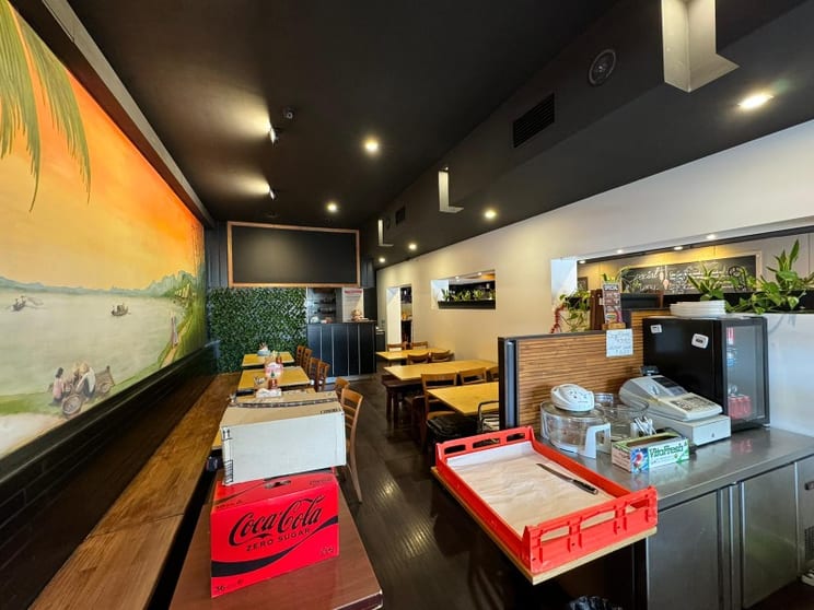 2 Businesses Under One Roof with Dual Frontage 2 Businesses Under One Roof with Dual Frontage