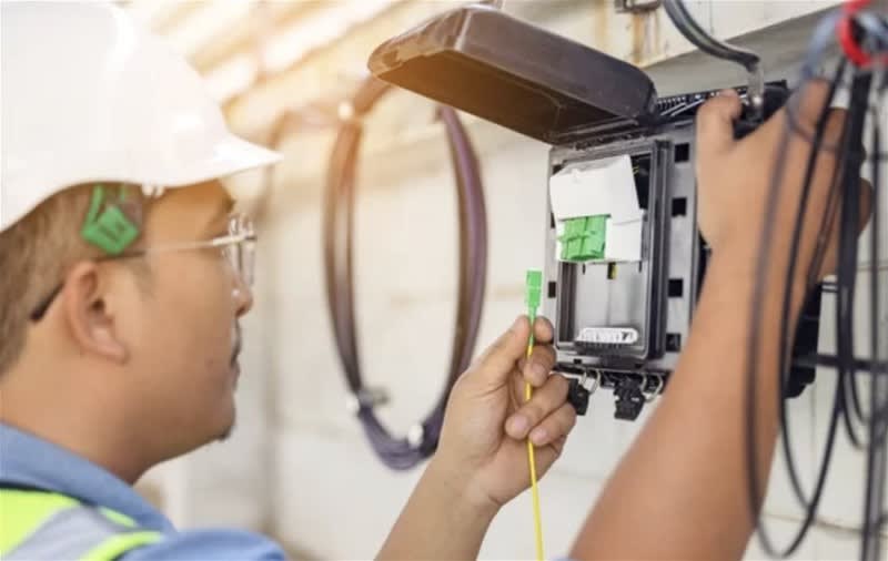 PRICE REDUCED! Commercial Electrical, Data and Fibre Optic PRICE REDUCED! Commercial Electrical, Data and Fibre Optic