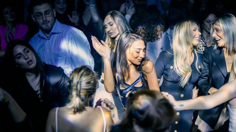 Late Night Venue - Valleys Hidden Gem, Rare Late Night License
UNDER MGT - PASSIVE INCOME Late Night Venue - Valleys Hidden Gem, Rare Late Night License
UNDER MGT - PASSIVE INCOME