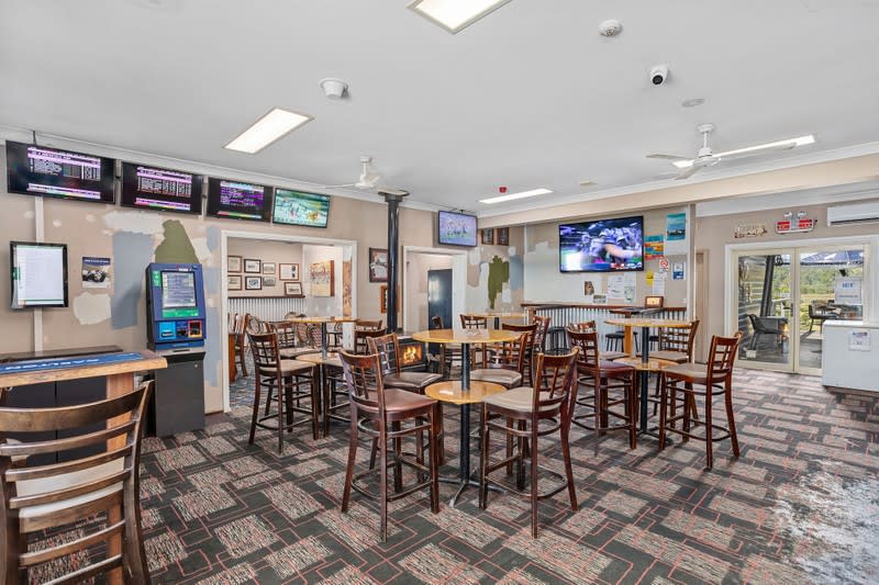 For Sale - Mid North Coast Passive Investment Hotel or Freehold Going-Concern
