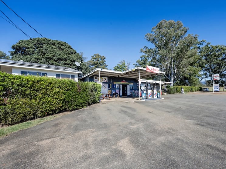 Riverfront Caravan Park and Retail Business with Lifestyle Appeal - 355CPL Riverfront Caravan Park and Retail Business with Lifestyle Appeal - 355CPL