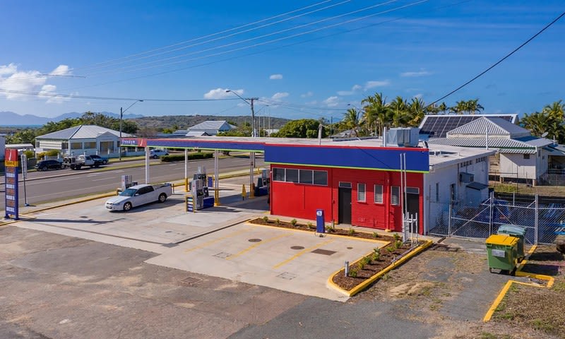 For Lease: 32 Bed Backpacker Opportunity - 2898bl