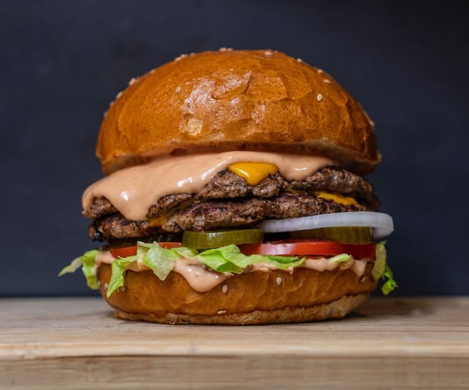 Food Business Opportunity  Low Rent, High Potential [2606161]