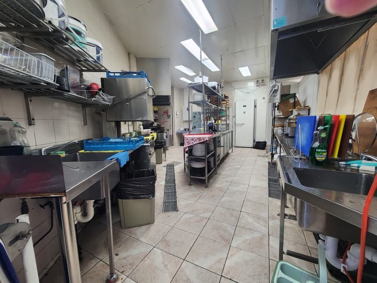 Established Restaurant Business  Strong Turnover & Further Growth Potential