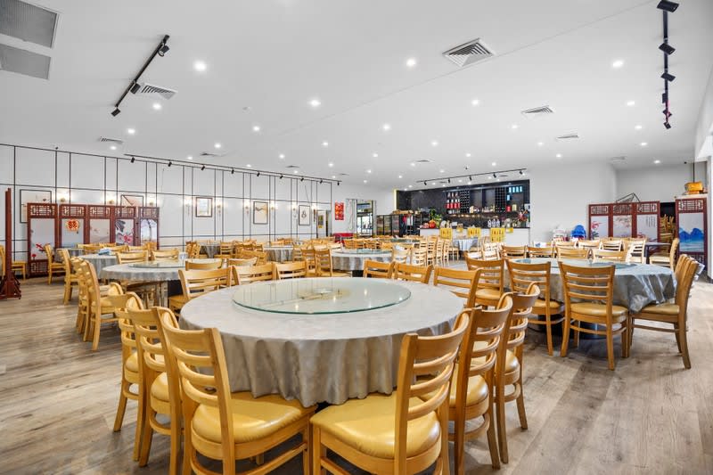 Established Hong Kong Seafood & BBQ Restaurant Sunnybank Hills
Established Hong Kong Seafood & BBQ Restaurant Sunnybank Hills