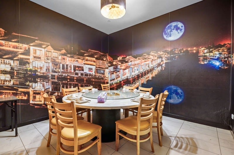Established Hong Kong Seafood & BBQ Restaurant Sunnybank Hills
Established Hong Kong Seafood & BBQ Restaurant Sunnybank Hills