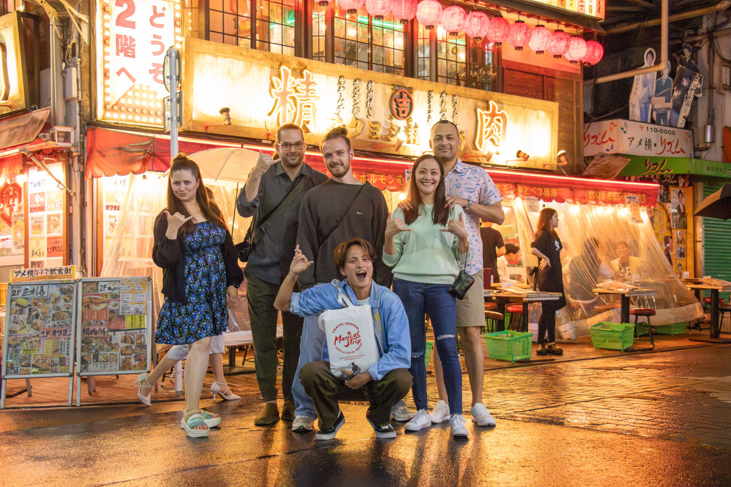 If You Love Alcohol, Enjoy Bar Hopping at Shops Loved by Locals with a Local Guide!