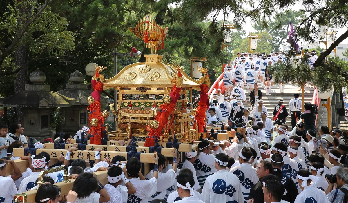Impressive! Osaka's Largest "Mikoshi Togyo"