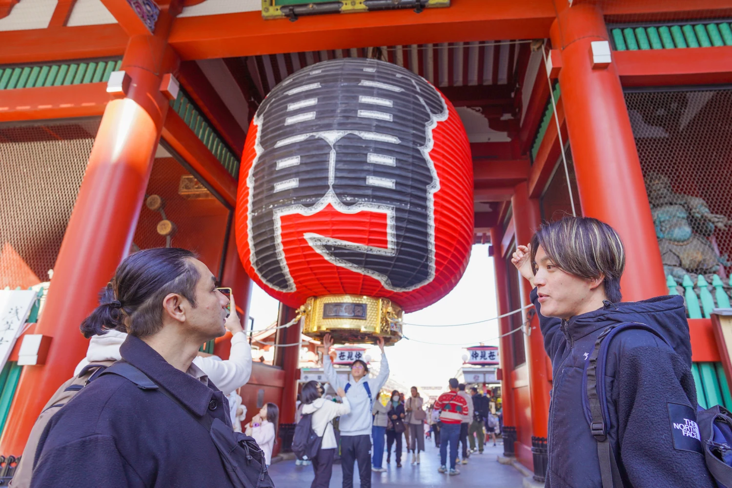 Japanese culture with a local guide in Asakusa