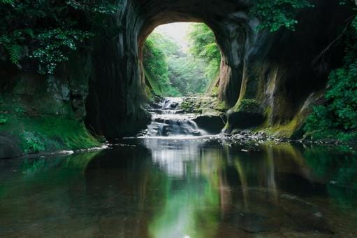 Nomizo Waterfall