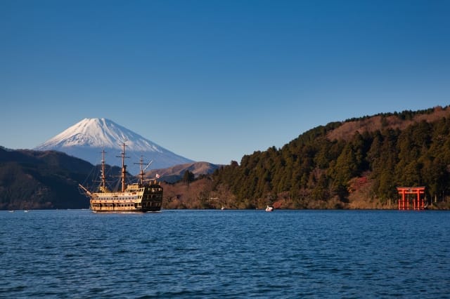 Spectacular Scenery Through Collaboration with Mt. Fuji
